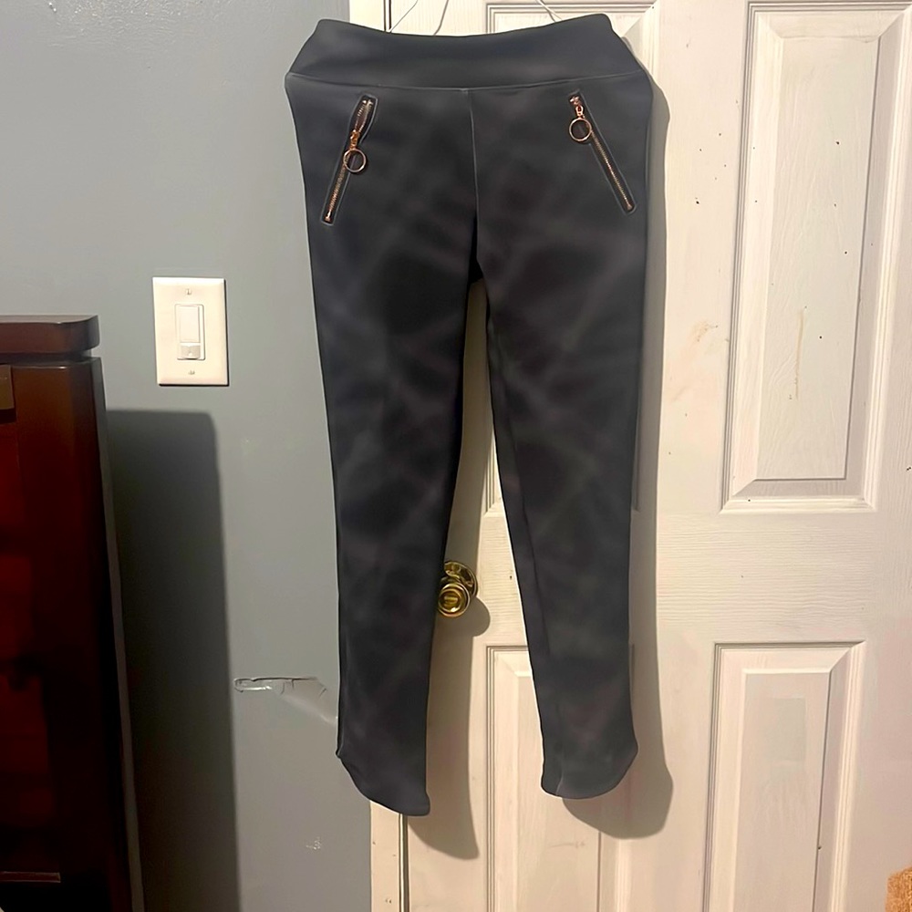 Athletic leggings!!